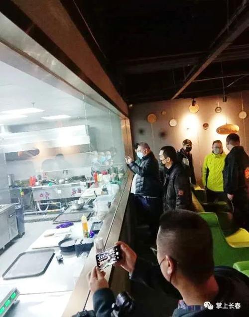 赞网络大v进商场为长春经济复苏打call